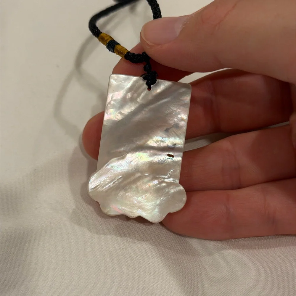 Mother of Pearl Pendant Necklace